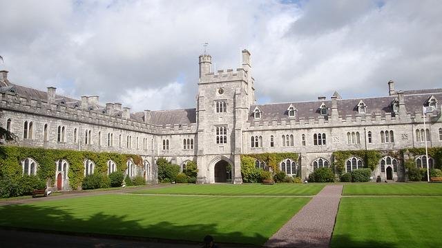 Explore Cork’s Academic Wonders: Top Educational Travel Tips and Historic University Highlights in Ireland