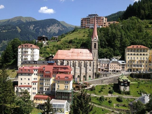 Top Educational Travel Tips: Discover Bad Gastein, Austria’s Fascinating University & School History